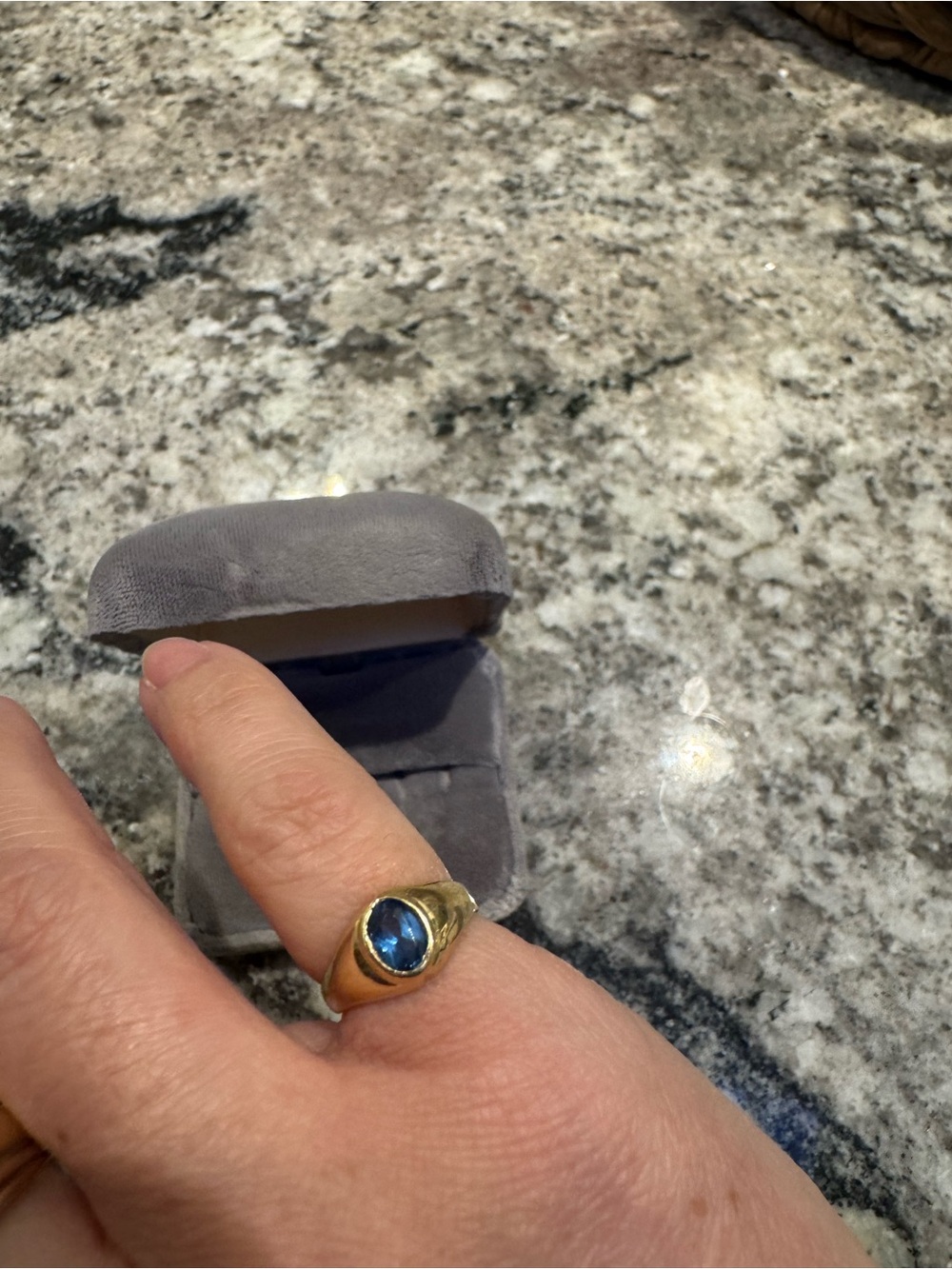 Vintage 14 KT Gold Blue Topaz Pinky Ring - Picture 4 of 4